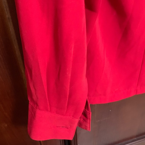 Women’s Chaus & Co red long sleeve button down blouse - Picture 3 of 3